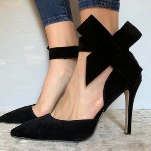 Black Bow Pumps